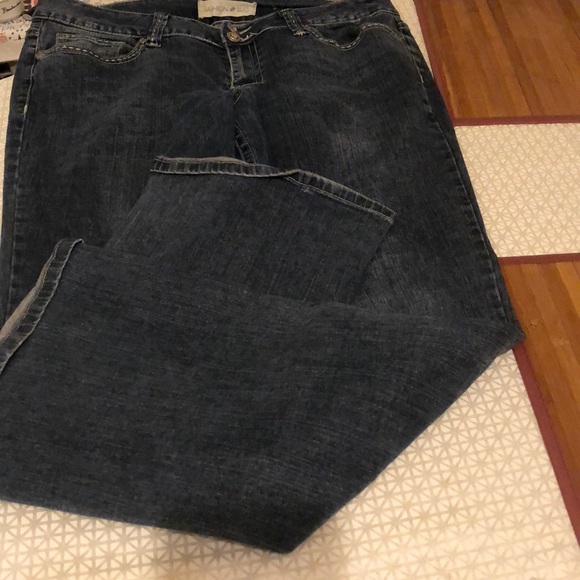 Women’s jeans size 14 by fashion bug - Picture 2 of 4